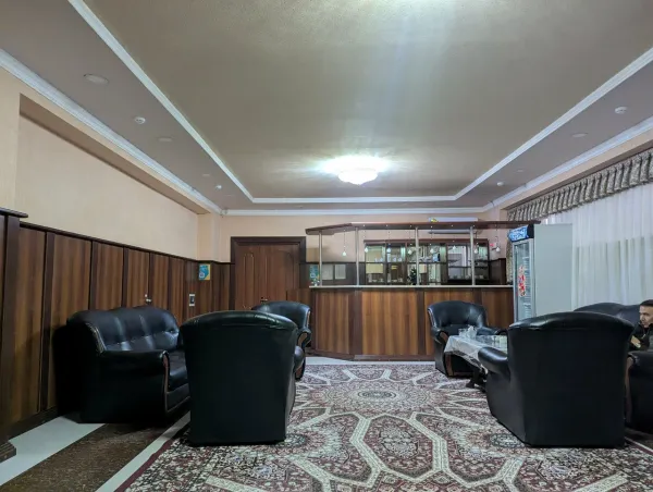 "Navoiy" temir yo'l vokzali