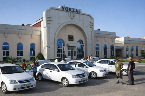 "Baysun" temir yo'l vokzali